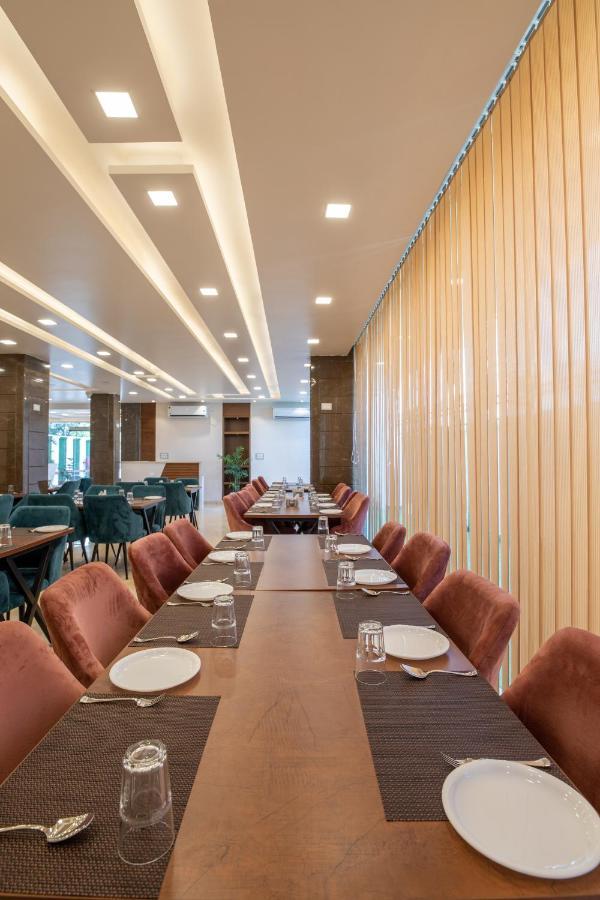 Hotel Vivaan Regency Haridwār Extérieur photo
