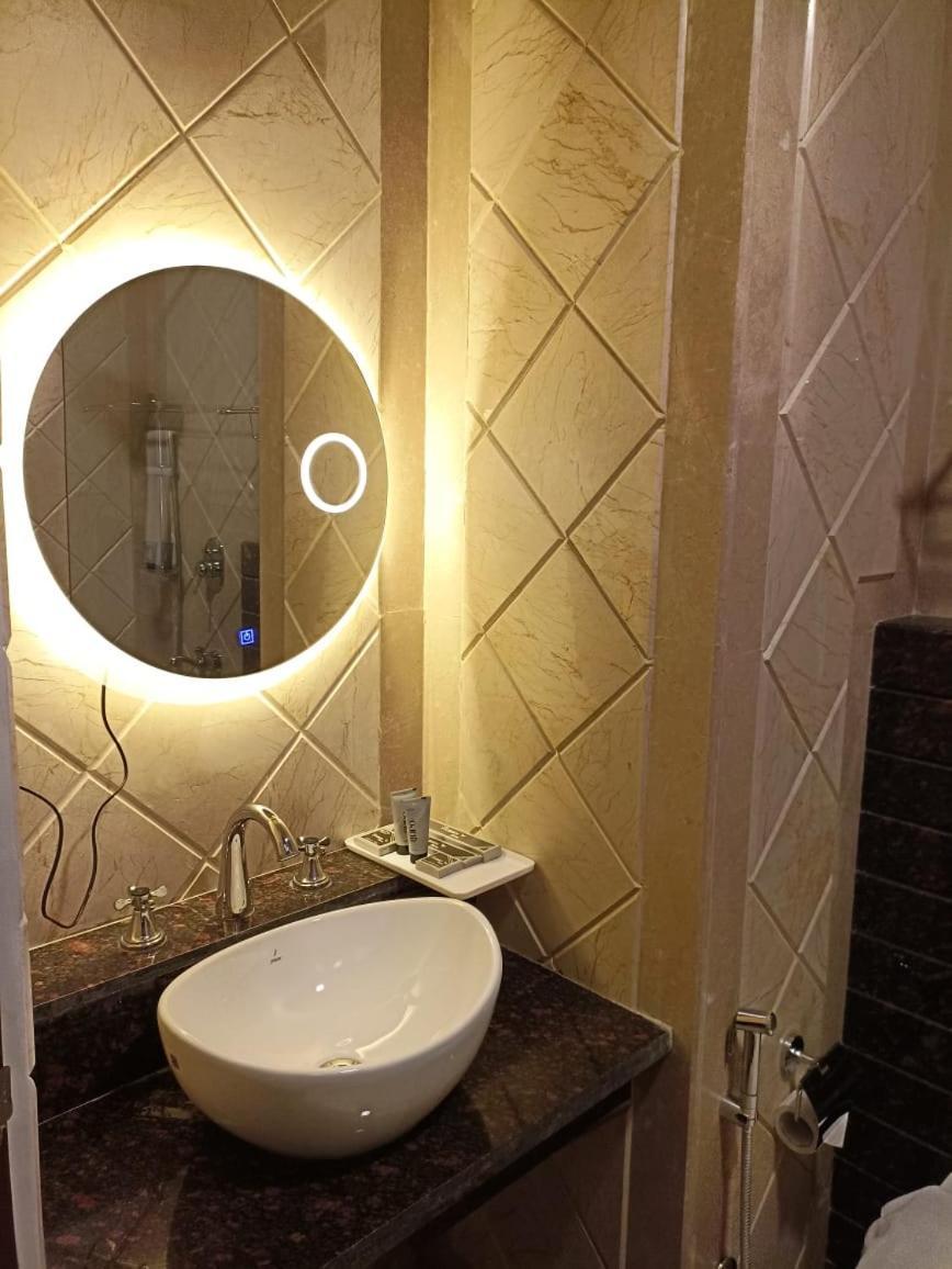 Hotel Vivaan Regency Haridwār Extérieur photo